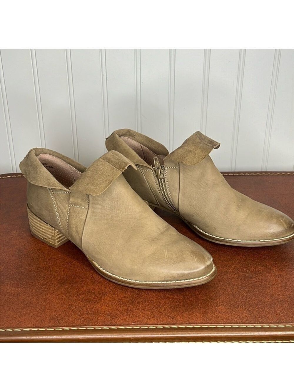 - Seychelles Leather Suede Side Zip Ankle Boots Size 7